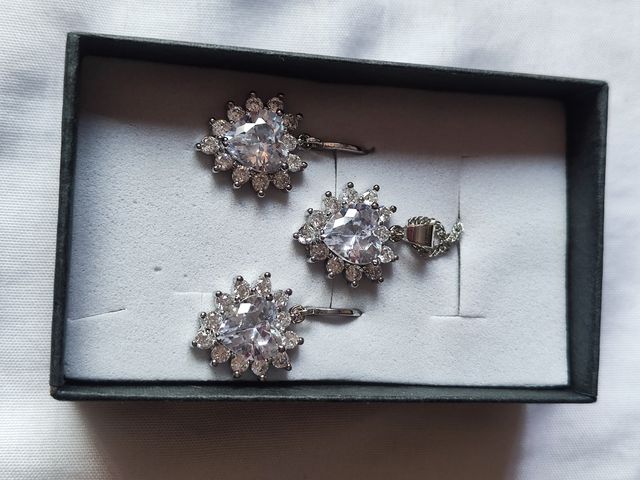 Conjunto de fantasía corazones plateados