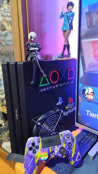 PS4 Pro (PlayStation 4 Pro) - negra
