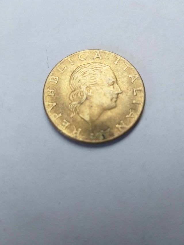 Moeda 200 Liras Itália - 1979