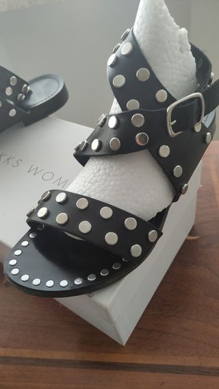 Sandalias Piel Negra - Tachuelas