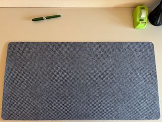 Alfombrilla escritorio gris - ratón