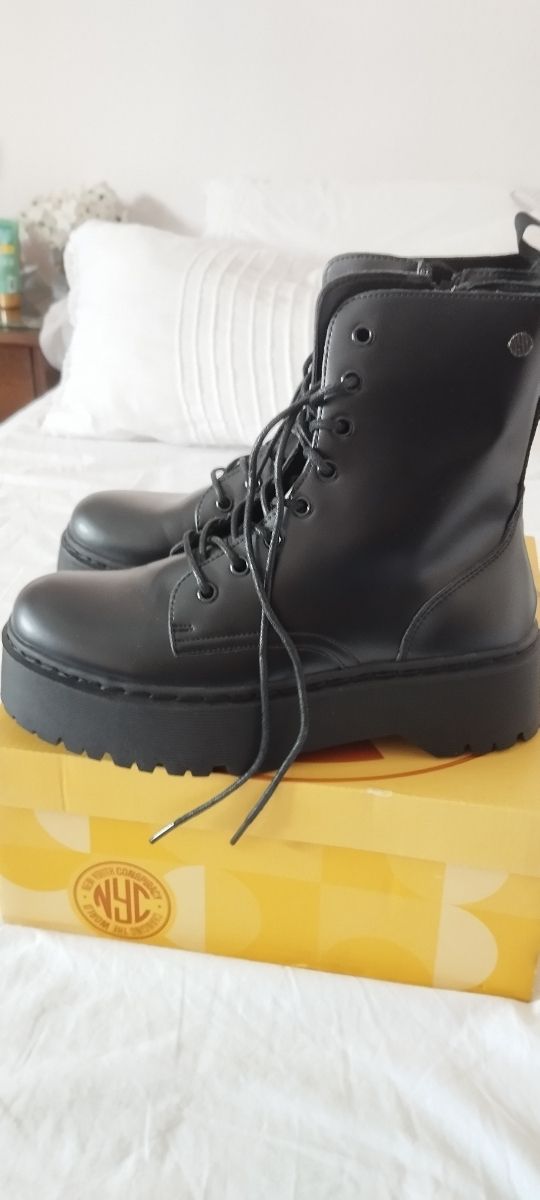 Botas de cordones, estilo militar 