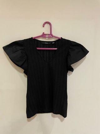 Blusa negra manga corta