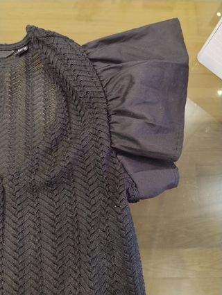 Blusa negra manga corta