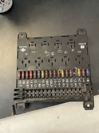 Caja fusibles Nissan 24310 9X600