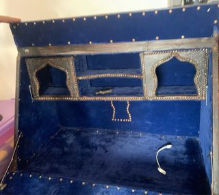 Escritorio antiguo de cuero