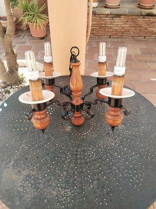 Lámpara forja 4 luces hay dos .