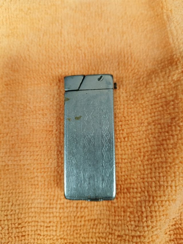 Mechero gasolina antiguo