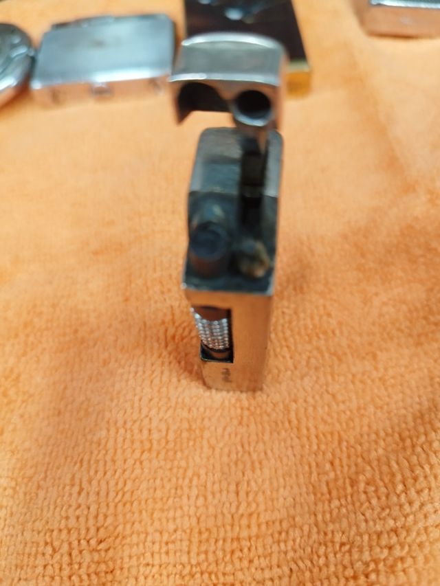 Mechero gasolina antiguo