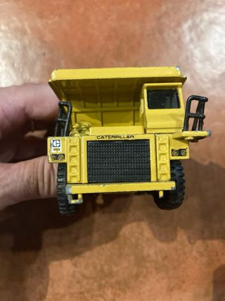 Camión Caterpillar Metálico