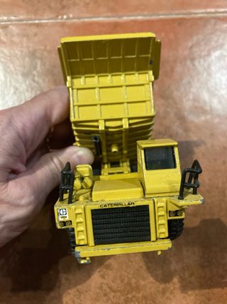 Camión Caterpillar Metálico