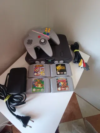 Excelente: N64 + 4 juegos clásicos. Nintendo 64