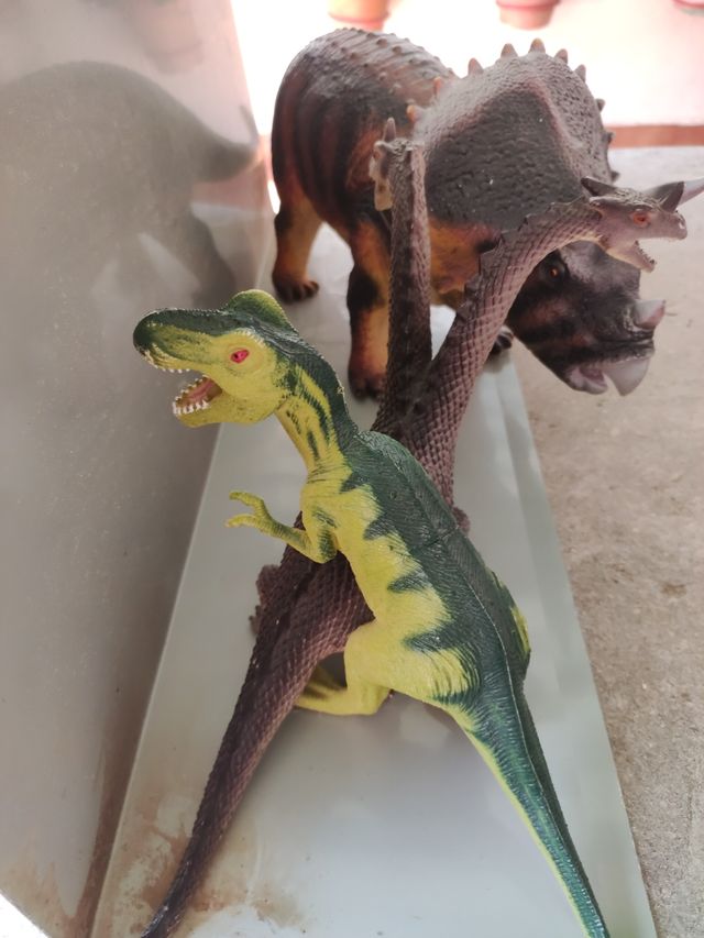 3 Dinosaurios de Goma: Triceratops, etc.