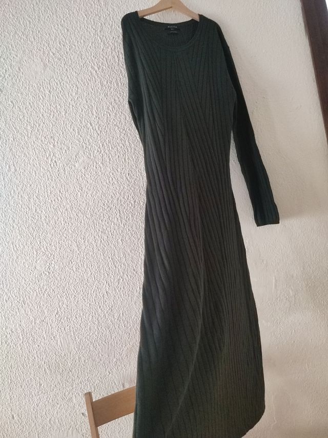 Vestido Massimo Dutti L pero va a talla- M Verde