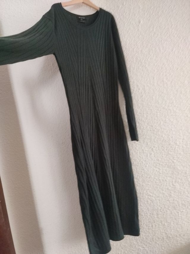 Vestido Massimo Dutti L pero va a talla- M Verde