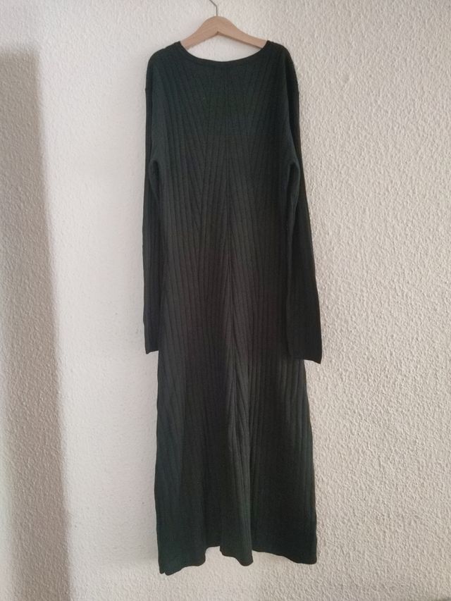 Vestido Massimo Dutti L pero va a talla- M Verde