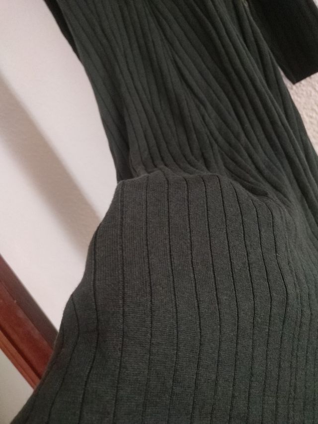 Vestido Massimo Dutti L pero va a talla- M Verde