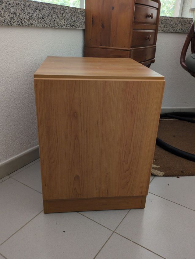 Armario pared con mesa abatible marrón