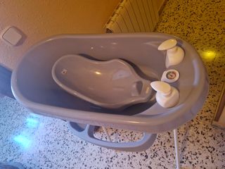 Bañera bebé Bebé-Jou, usada poco ,2 soportes bebé