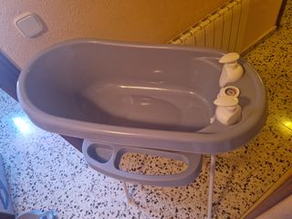 Bañera bebé Bebé-Jou, usada poco ,2 soportes bebé