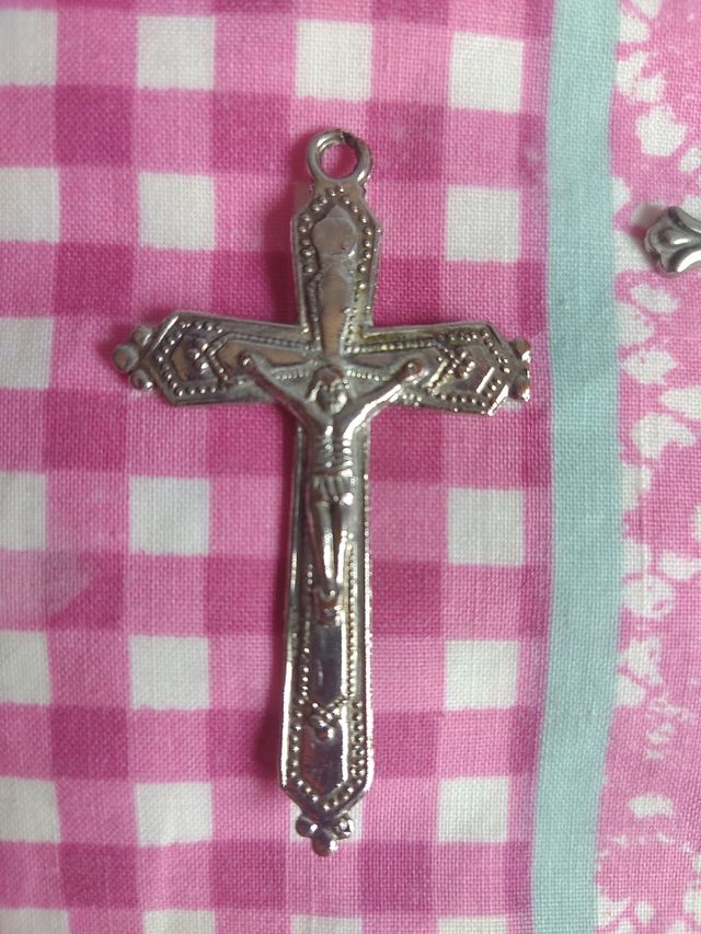 Pulsera y cruces vintage