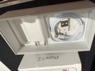 iPhone 5s blanco y dorado