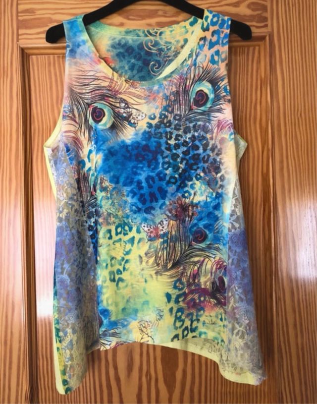 Camiseta multicolor estampada