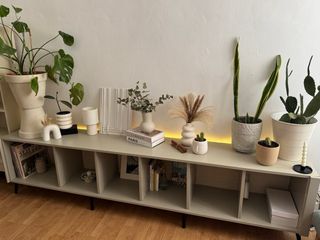 Aparador/estanteria gris beige