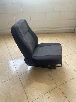 Asiento Izquierdo Nissan Ebro