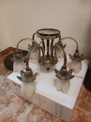 Lámpara 5 tulipas dorada