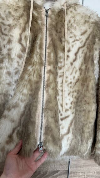 Chaquetón pelo leopardo beige