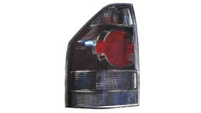 Piloto trasero MITSUBISHI NEW MONTERO pajero DEREC