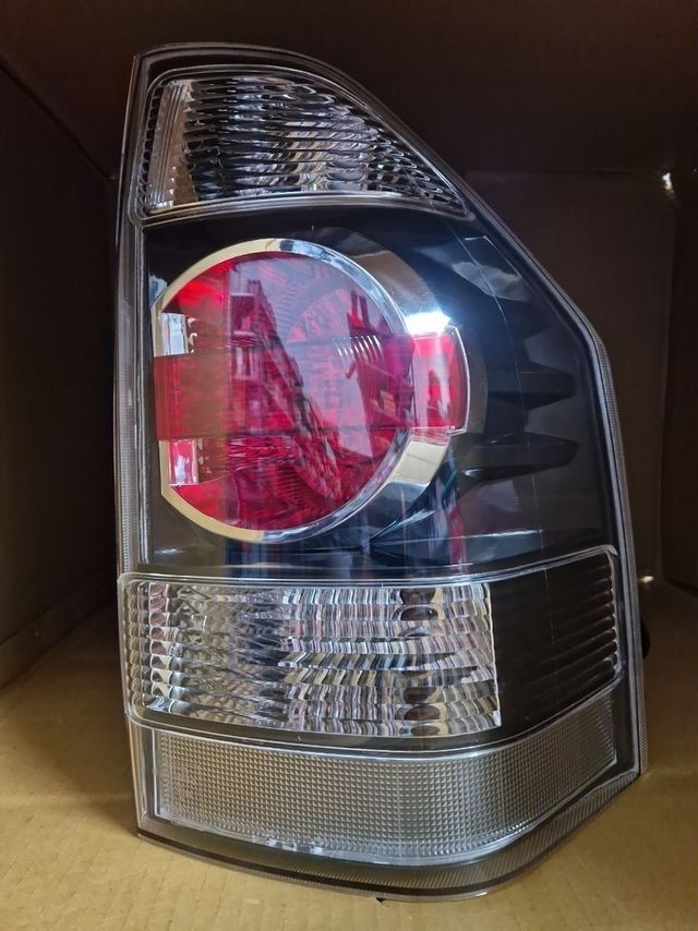 Piloto trasero MITSUBISHI NEW MONTERO pajero DEREC