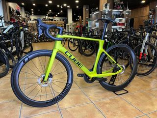 Bicicleta Cube Agree Race 2025