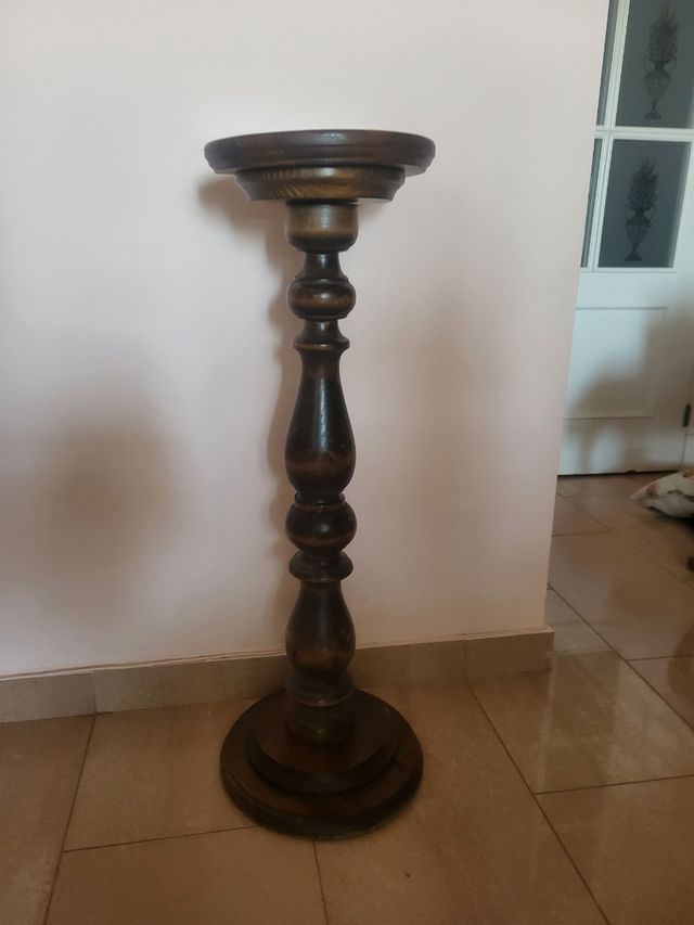 Macetero madera maciza.Nogal.