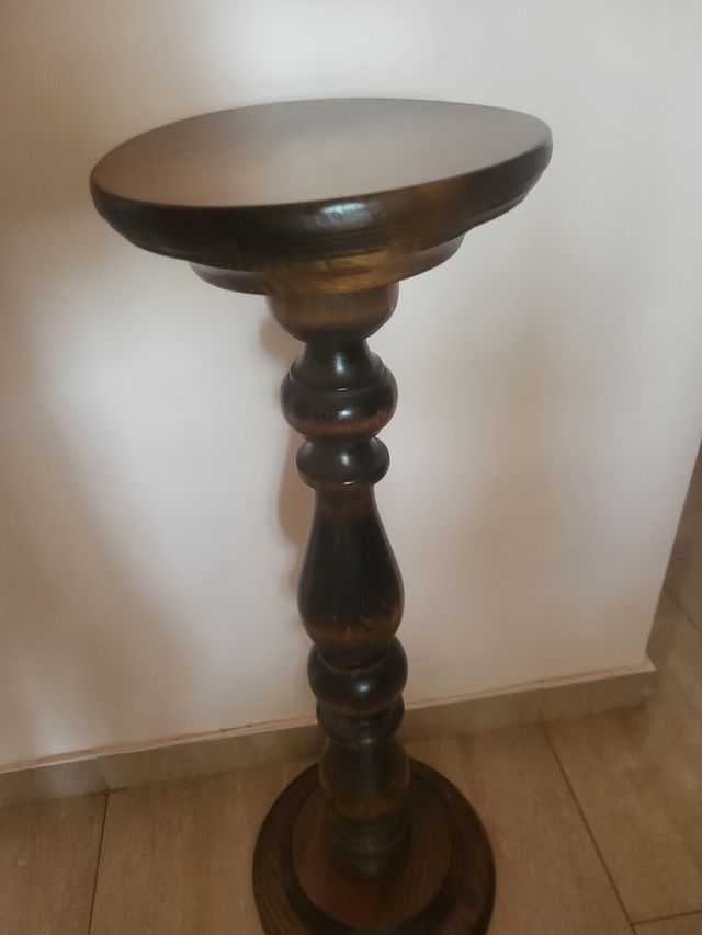 Macetero madera maciza.Nogal.