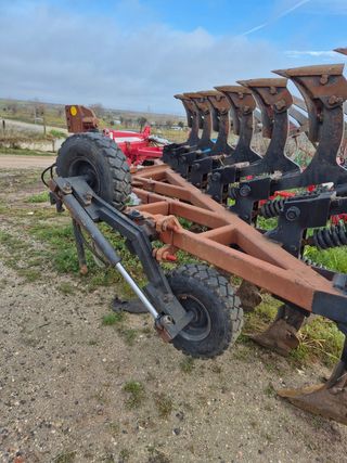Arado reversible 8 cuerpos