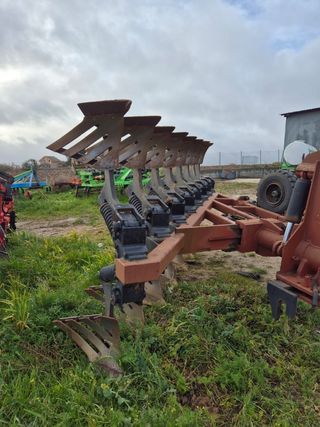 Arado reversible 8 cuerpos