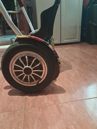 Patín eléctrico con sillín