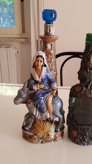 Bottiglia liquore + statua