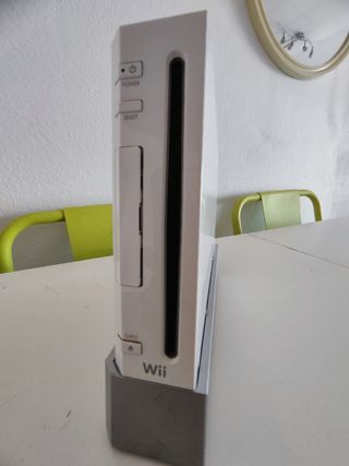 Nintendo Wii blanca - Consola más un juego 