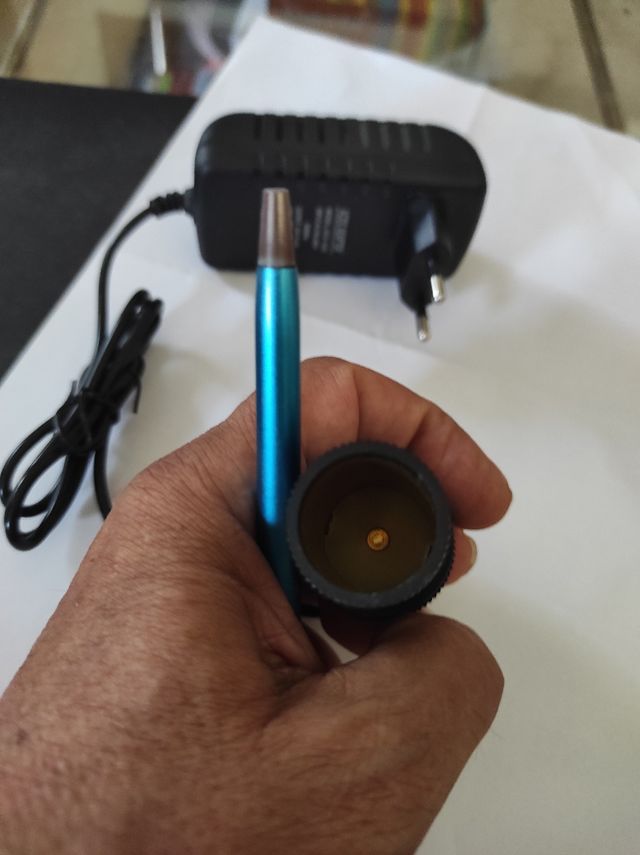 ADAPTADOR 220 VOLTIOS A MECHERO DE COCHE