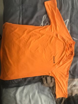Camiseta Olaian UV50 naranja