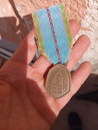 Medallas antiguas militares francesas