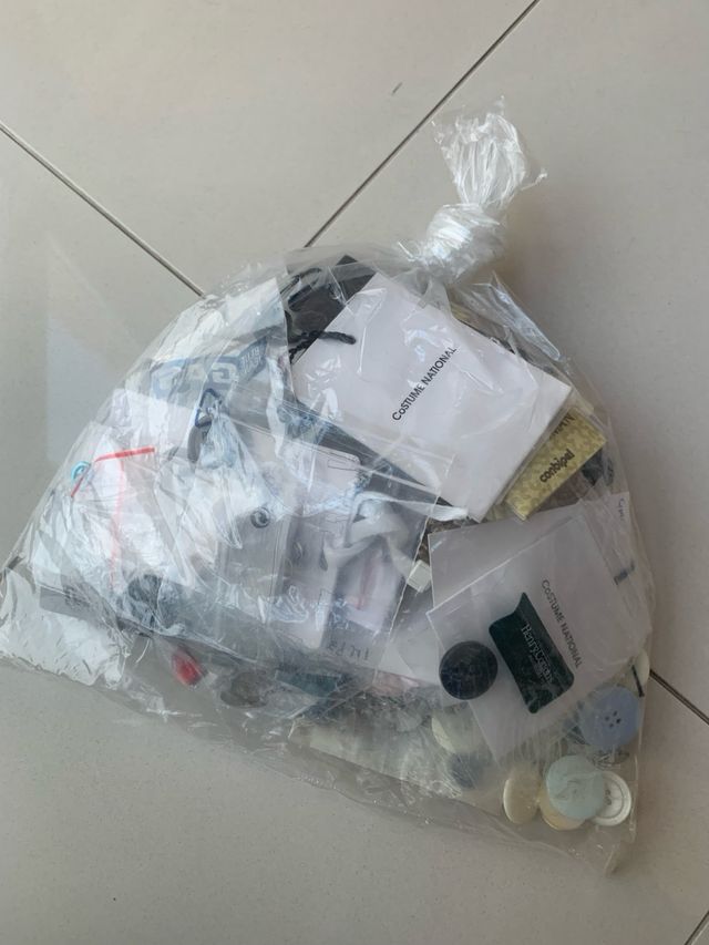 bottoni misti varie dimensioni e colori