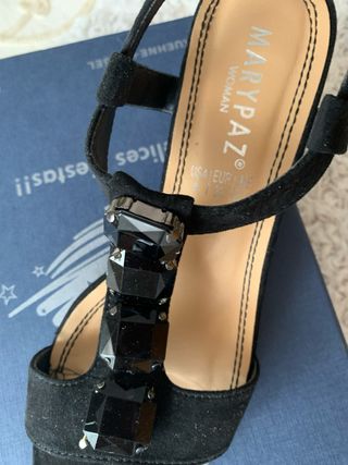 Sandalias Mary Paz negras