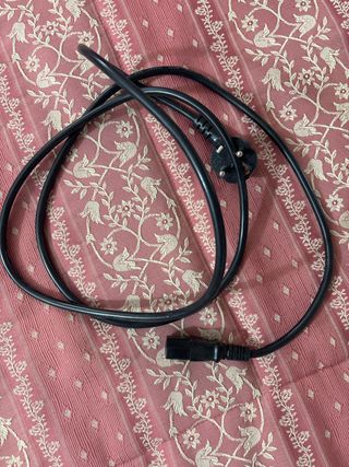 Cable IEC C7 a Schuko