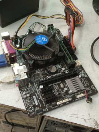 Placa base Gigabyte GA-H81M-DS2, (ref-5)