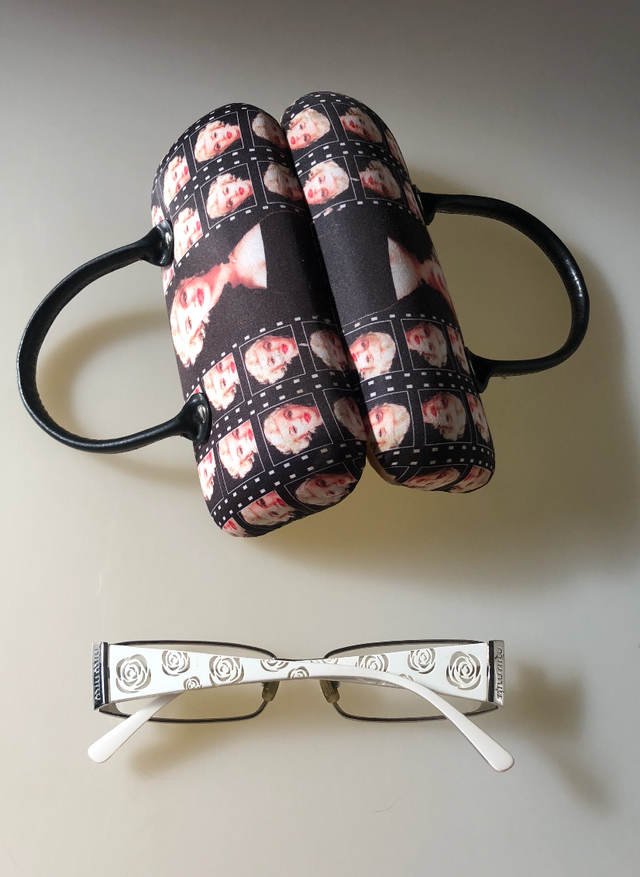 Custodia Marilyn Monroe per occhiali.