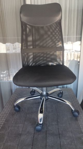 Silla oficina giratoria negra